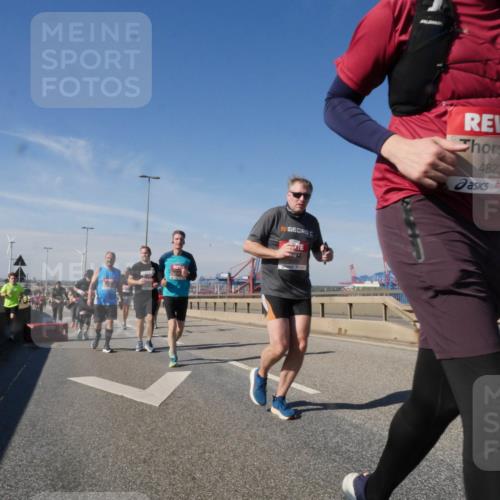 03.10.2025 - Köhlbrandbrückenlauf Matties Gatica Varas http://msf.ph/oto/9003647 03.10.2025 12:57:17 Position 2 4823 meine-sportfotos.de