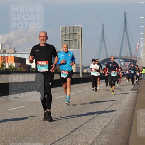 03.10.2025 - Köhlbrandbrückenlauf Luisa Fischer http://msf.ph/oto/9003655 03.10.2025 10:45:28 Position 3 3211, 1094 meine-sportfotos.de