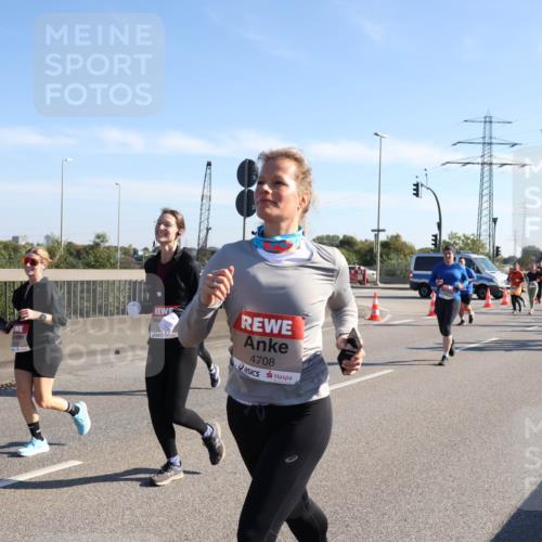03.10.2025 - Köhlbrandbrückenlauf Julia Fischer http://msf.ph/oto/9003670 03.10.2025 12:22:52 Position 3 4708 meine-sportfotos.de