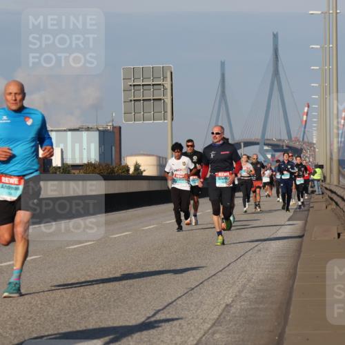03.10.2025 - Köhlbrandbrückenlauf Luisa Fischer http://msf.ph/oto/9003699 03.10.2025 10:45:30 Position 3 1094 meine-sportfotos.de