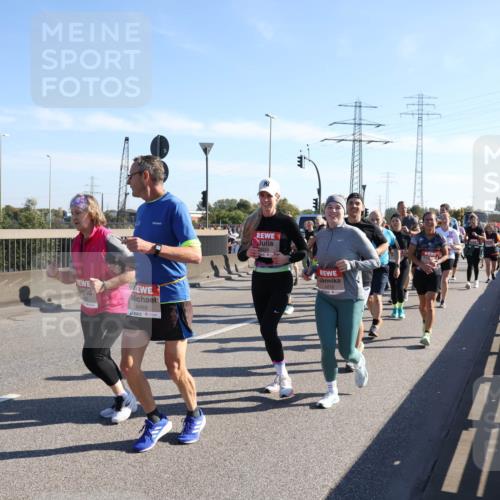 03.10.2025 - Köhlbrandbrückenlauf Julia Fischer http://msf.ph/oto/9003702 03.10.2025 12:22:57 Position 3 6468, 4218 meine-sportfotos.de