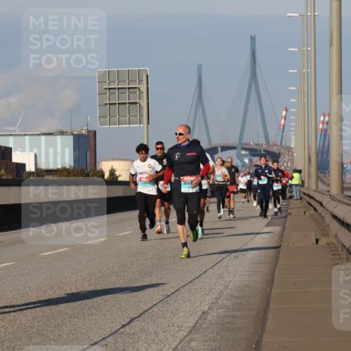 03.10.2025 - Köhlbrandbrückenlauf Luisa Fischer http://msf.ph/oto/9003707 03.10.2025 10:45:31 Position 3 1094 meine-sportfotos.de