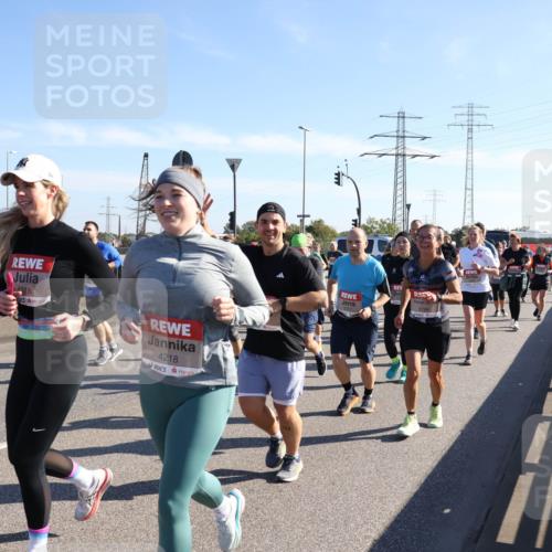 03.10.2025 - Köhlbrandbrückenlauf Julia Fischer http://msf.ph/oto/9003709 03.10.2025 12:22:58 Position 3 4216, 4218, 5766 meine-sportfotos.de