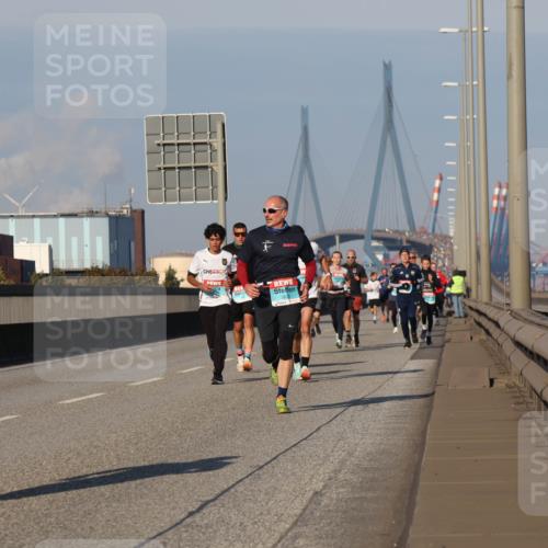 03.10.2025 - Köhlbrandbrückenlauf Luisa Fischer http://msf.ph/oto/9003712 03.10.2025 10:45:31 Position 3  meine-sportfotos.de