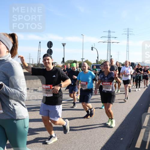 03.10.2025 - Köhlbrandbrückenlauf Julia Fischer http://msf.ph/oto/9003714 03.10.2025 12:22:58 Position 3 4218, 4141, 5766 meine-sportfotos.de