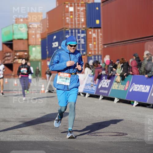 03.10.2025 - Köhlbrandbrückenlauf Michael Burmester http://msf.ph/oto/9003716 03.10.2025 10:06:42 Ziel 1328, 1449, 3177, 3198, 3341, 3411 meine-sportfotos.de