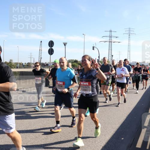 03.10.2025 - Köhlbrandbrückenlauf Julia Fischer http://msf.ph/oto/9003722 03.10.2025 12:22:59 Position 3 13, 5767, 5766, 5350 meine-sportfotos.de