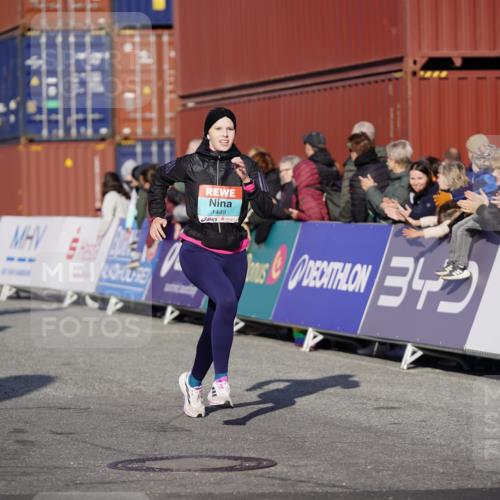 03.10.2025 - Köhlbrandbrückenlauf Michael Burmester http://msf.ph/oto/9003736 03.10.2025 10:06:44 Ziel 1125, 1328, 1449, 1680, 2716, 3177, 3320, 3341, 3411 meine-sportfotos.de