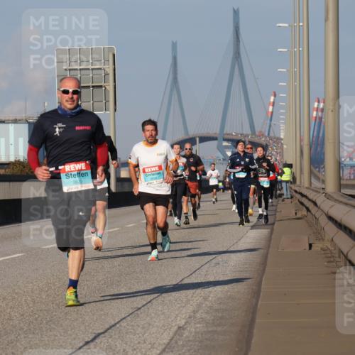 03.10.2025 - Köhlbrandbrückenlauf Luisa Fischer http://msf.ph/oto/9003740 03.10.2025 10:45:33 Position 3 2820, 3338 meine-sportfotos.de