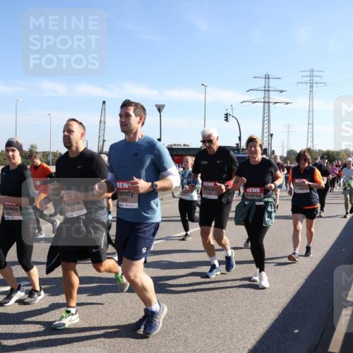 03.10.2025 - Köhlbrandbrückenlauf Julia Fischer http://msf.ph/oto/9003752 03.10.2025 12:23:01 Position 3 4611, 5176, 4863 meine-sportfotos.de