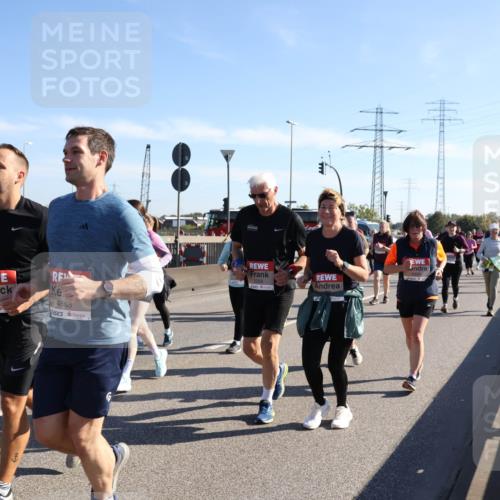 03.10.2025 - Köhlbrandbrückenlauf Julia Fischer http://msf.ph/oto/9003759 03.10.2025 12:23:02 Position 3 5176, 4863, 5264 meine-sportfotos.de