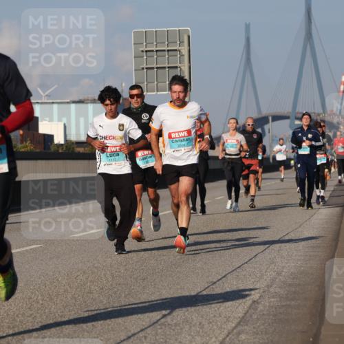 03.10.2025 - Köhlbrandbrückenlauf Luisa Fischer http://msf.ph/oto/9003772 03.10.2025 10:45:35 Position 3 2820, 24, 1112, 1167, 3338 meine-sportfotos.de
