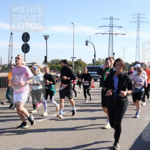 03.10.2025 - Köhlbrandbrückenlauf Julia Fischer http://msf.ph/oto/9003774 03.10.2025 12:23:07 Position 3  meine-sportfotos.de
