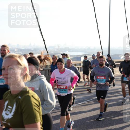 03.10.2025 - Köhlbrandbrückenlauf Julia Fischer http://msf.ph/oto/9003784 03.10.2025 09:30:26 Position 1 1121, 2024, 16, 760, 3574, 3026, 2538, 3536 meine-sportfotos.de