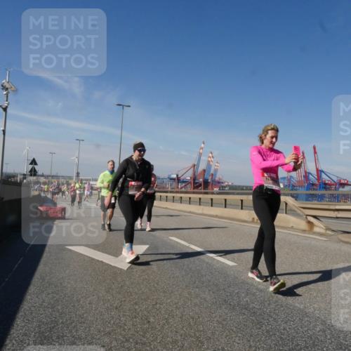 03.10.2025 - Köhlbrandbrückenlauf Matties Gatica Varas http://msf.ph/oto/9003786 03.10.2025 12:57:26 Position 2  meine-sportfotos.de