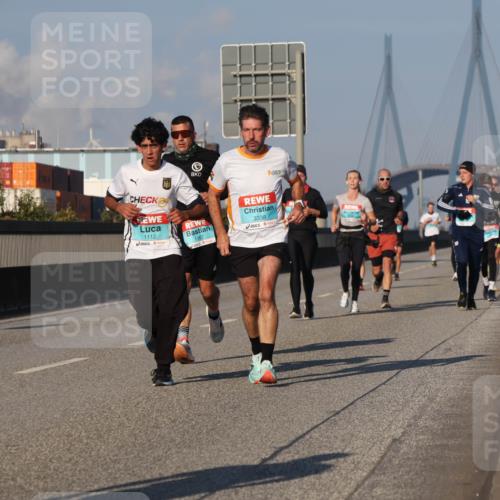 03.10.2025 - Köhlbrandbrückenlauf Luisa Fischer http://msf.ph/oto/9003791 03.10.2025 10:45:35 Position 3 24, 1112, 3338, 1167 meine-sportfotos.de