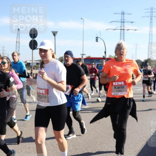 03.10.2025 - Köhlbrandbrückenlauf Julia Fischer http://msf.ph/oto/9003796 03.10.2025 12:23:10 Position 3 75, 4574, 5462 meine-sportfotos.de