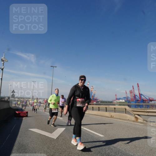 03.10.2025 - Köhlbrandbrückenlauf Matties Gatica Varas http://msf.ph/oto/9003797 03.10.2025 12:57:27 Position 2  meine-sportfotos.de