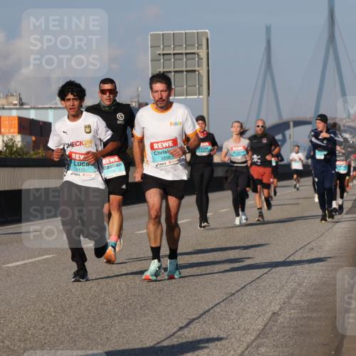 03.10.2025 - Köhlbrandbrückenlauf Luisa Fischer http://msf.ph/oto/9003801 03.10.2025 10:45:36 Position 3 24, 1112, 1167, 3338 meine-sportfotos.de