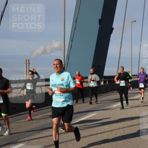 03.10.2025 - Köhlbrandbrückenlauf Julia Fischer http://msf.ph/oto/9003808 03.10.2025 09:46:51 Position 2 3128 meine-sportfotos.de