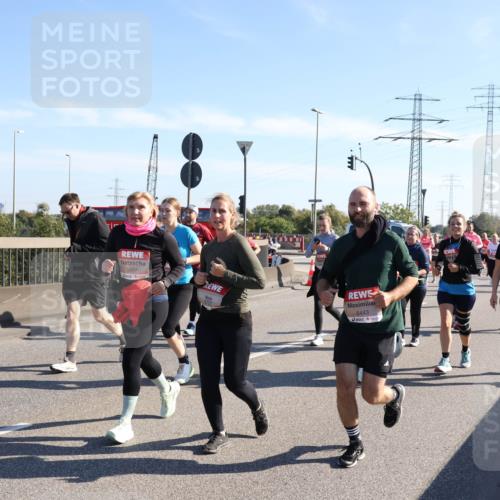 03.10.2025 - Köhlbrandbrückenlauf Julia Fischer http://msf.ph/oto/9003814 03.10.2025 12:23:12 Position 3  meine-sportfotos.de