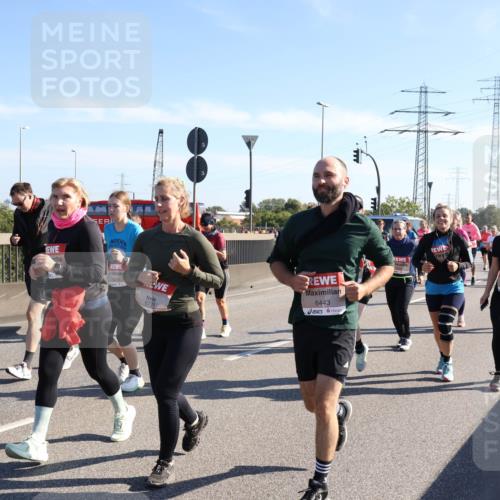 03.10.2025 - Köhlbrandbrückenlauf Julia Fischer http://msf.ph/oto/9003818 03.10.2025 12:23:13 Position 3 6731, 6443 meine-sportfotos.de