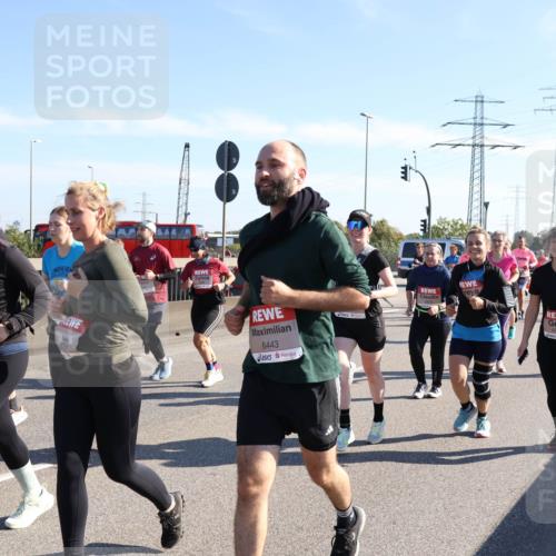 03.10.2025 - Köhlbrandbrückenlauf Julia Fischer http://msf.ph/oto/9003825 03.10.2025 12:23:13 Position 3 5497, 6443, 6442 meine-sportfotos.de