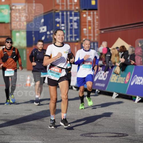 03.10.2025 - Köhlbrandbrückenlauf Michael Burmester http://msf.ph/oto/9003835 03.10.2025 10:06:47 Ziel 1125, 1328, 1449, 1559, 1680, 2716, 3177, 3320, 3341, 3411 meine-sportfotos.de