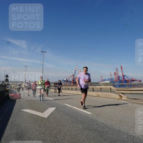 03.10.2025 - Köhlbrandbrückenlauf Matties Gatica Varas http://msf.ph/oto/9003837 03.10.2025 12:57:30 Position 2  meine-sportfotos.de