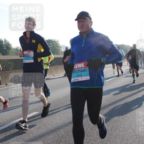 03.10.2025 - Köhlbrandbrückenlauf Fabian Wolf http://msf.ph/oto/9003844 03.10.2025 09:18:30 Position 3 3753, 3334, 1849, 3202, 1430 meine-sportfotos.de