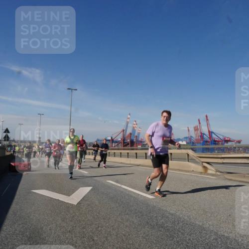 03.10.2025 - Köhlbrandbrückenlauf Matties Gatica Varas http://msf.ph/oto/9003845 03.10.2025 12:57:31 Position 2  meine-sportfotos.de