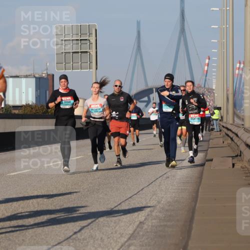 03.10.2025 - Köhlbrandbrückenlauf Luisa Fischer http://msf.ph/oto/9003856 03.10.2025 10:45:38 Position 3 3338, 1114 meine-sportfotos.de