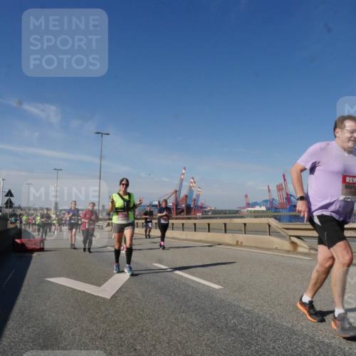 03.10.2025 - Köhlbrandbrückenlauf Matties Gatica Varas http://msf.ph/oto/9003862 03.10.2025 12:57:32 Position 2  meine-sportfotos.de