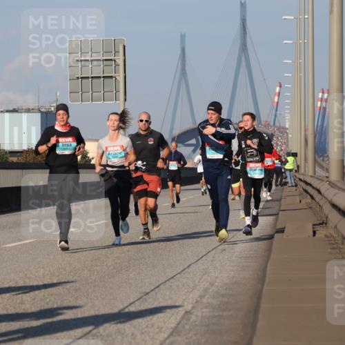 03.10.2025 - Köhlbrandbrückenlauf Luisa Fischer http://msf.ph/oto/9003863 03.10.2025 10:45:38 Position 3 110 meine-sportfotos.de