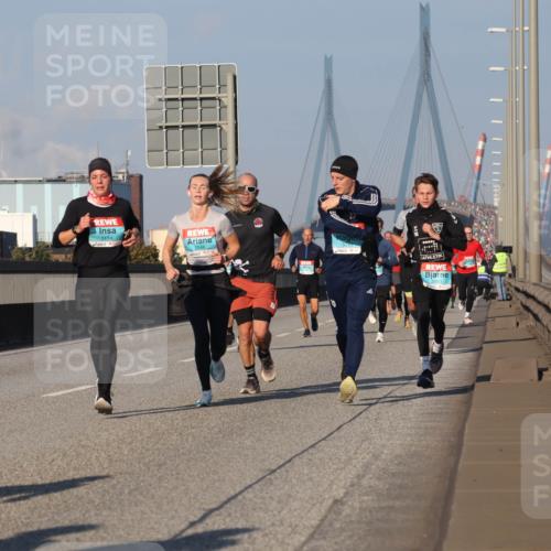 03.10.2025 - Köhlbrandbrückenlauf Luisa Fischer http://msf.ph/oto/9003874 03.10.2025 10:45:39 Position 3 1114, 3246, 2760 meine-sportfotos.de