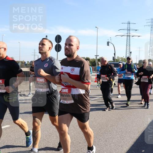 03.10.2025 - Köhlbrandbrückenlauf Julia Fischer http://msf.ph/oto/9003882 03.10.2025 12:23:21 Position 3 5246, 8, 5248, 5247 meine-sportfotos.de
