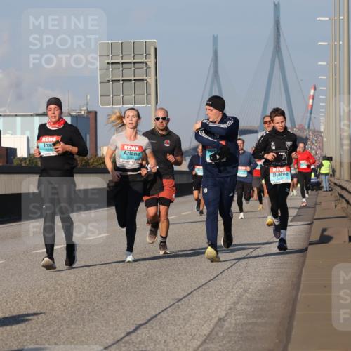 03.10.2025 - Köhlbrandbrückenlauf Luisa Fischer http://msf.ph/oto/9003884 03.10.2025 10:45:39 Position 3 1114, 3246 meine-sportfotos.de