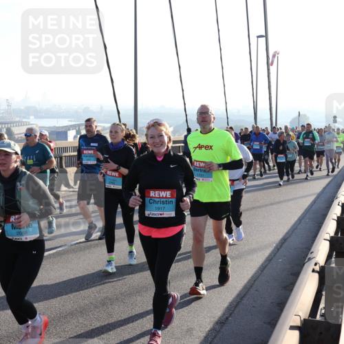 03.10.2025 - Köhlbrandbrückenlauf Julia Fischer http://msf.ph/oto/9003902 03.10.2025 09:30:45 Position 1 2025, 2068, 3765, 1917, 1731 meine-sportfotos.de