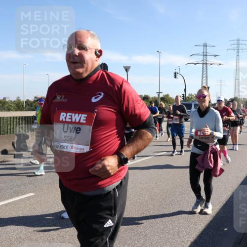 03.10.2025 - Köhlbrandbrückenlauf Julia Fischer http://msf.ph/oto/9003904 03.10.2025 12:23:25 Position 3 5584, 292 meine-sportfotos.de
