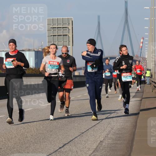 03.10.2025 - Köhlbrandbrückenlauf Luisa Fischer http://msf.ph/oto/9003905 03.10.2025 10:45:40 Position 3 1114, 3246, 2760, 10 meine-sportfotos.de
