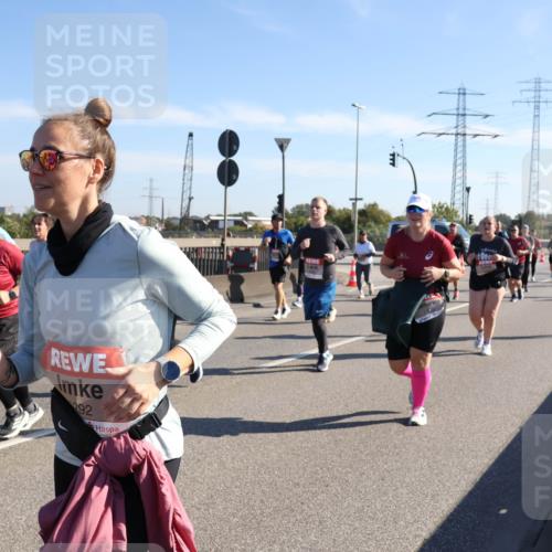 03.10.2025 - Köhlbrandbrückenlauf Julia Fischer http://msf.ph/oto/9003908 03.10.2025 12:23:26 Position 3 992, 21 meine-sportfotos.de