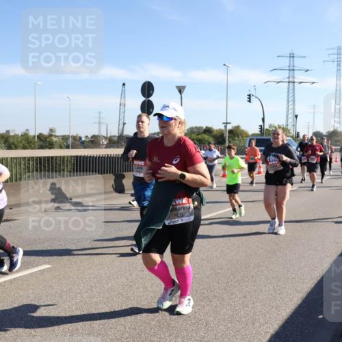 03.10.2025 - Köhlbrandbrückenlauf Julia Fischer http://msf.ph/oto/9003920 03.10.2025 12:23:27 Position 3 5233 meine-sportfotos.de