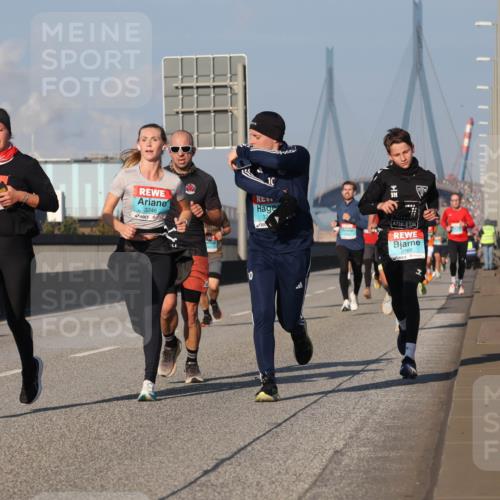 03.10.2025 - Köhlbrandbrückenlauf Luisa Fischer http://msf.ph/oto/9003923 03.10.2025 10:45:41 Position 3 1114, 3246, 2760 meine-sportfotos.de