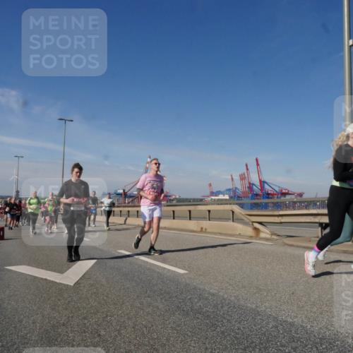 03.10.2025 - Köhlbrandbrückenlauf Matties Gatica Varas http://msf.ph/oto/9003937 03.10.2025 12:57:38 Position 2  meine-sportfotos.de