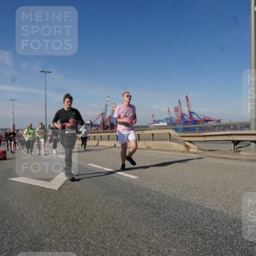 03.10.2025 - Köhlbrandbrückenlauf Matties Gatica Varas http://msf.ph/oto/9003943 03.10.2025 12:57:38 Position 2  meine-sportfotos.de