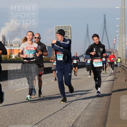 03.10.2025 - Köhlbrandbrückenlauf Luisa Fischer http://msf.ph/oto/9003949 03.10.2025 10:45:42 Position 3 1114, 3246, 30, 3243, 2760 meine-sportfotos.de