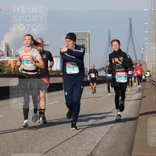 03.10.2025 - Köhlbrandbrückenlauf Luisa Fischer http://msf.ph/oto/9003951 03.10.2025 10:45:42 Position 3 1114, 3246, 3243, 2000, 10, 2760 meine-sportfotos.de