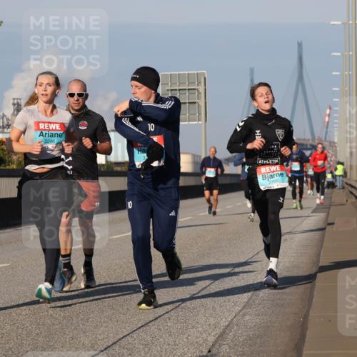 03.10.2025 - Köhlbrandbrückenlauf Luisa Fischer http://msf.ph/oto/9003955 03.10.2025 10:45:43 Position 3 3246, 42, 10, 2760 meine-sportfotos.de