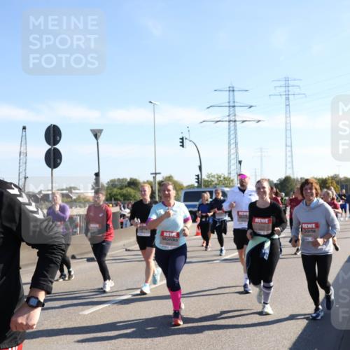 03.10.2025 - Köhlbrandbrückenlauf Julia Fischer http://msf.ph/oto/9003956 03.10.2025 12:23:34 Position 3 6358 meine-sportfotos.de
