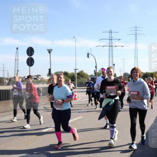 03.10.2025 - Köhlbrandbrückenlauf Julia Fischer http://msf.ph/oto/9003962 03.10.2025 12:23:34 Position 3  meine-sportfotos.de